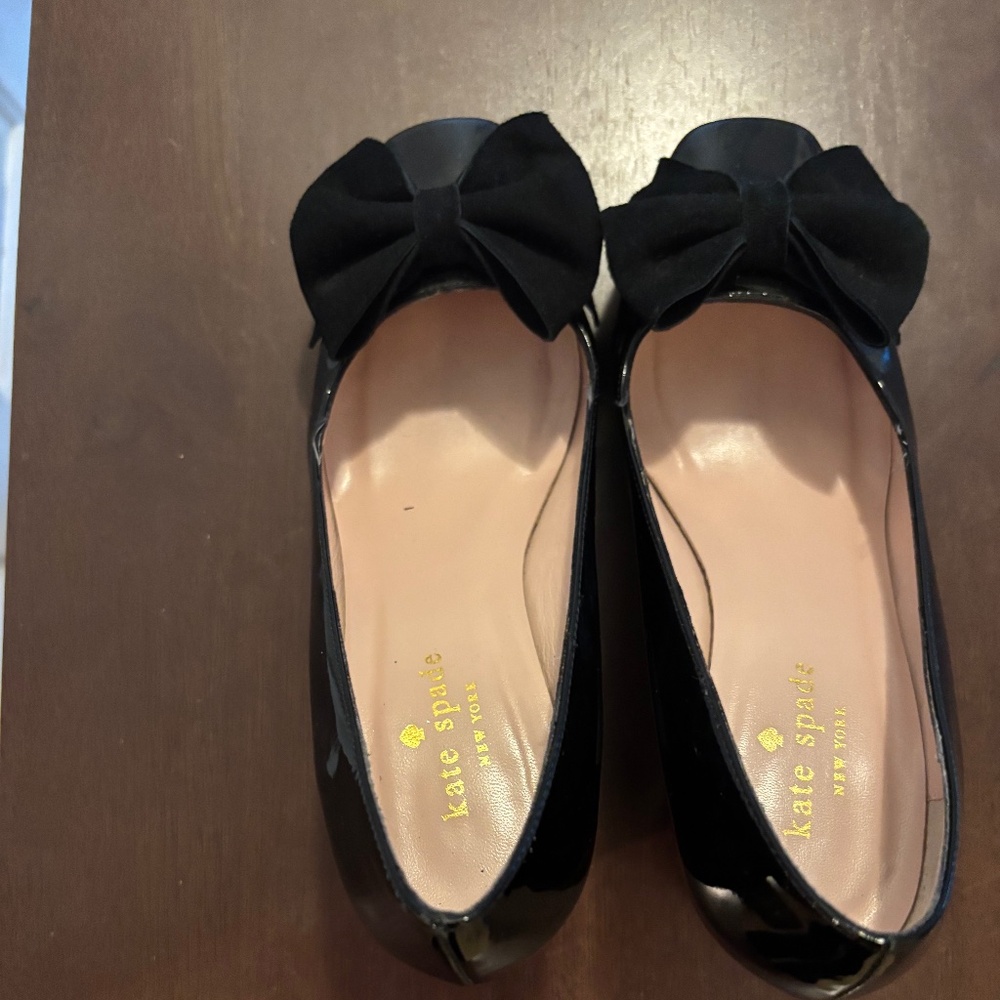 Kate Spade Black Vero Cucio Heels w/Bow Patent Leather Shoes Size 6